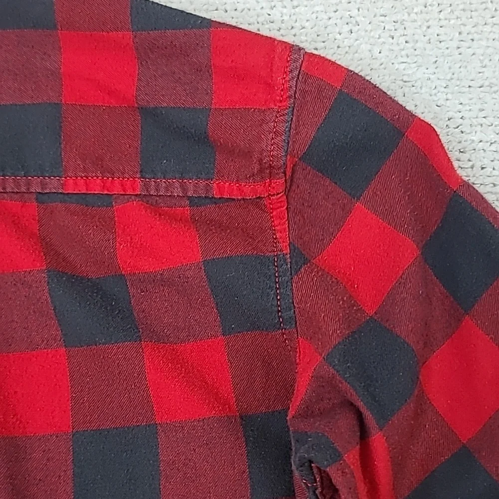 Cat & Jack Boys' Long Sleeve Flannel Button-Down Shirt in Red/Black Size XL/16